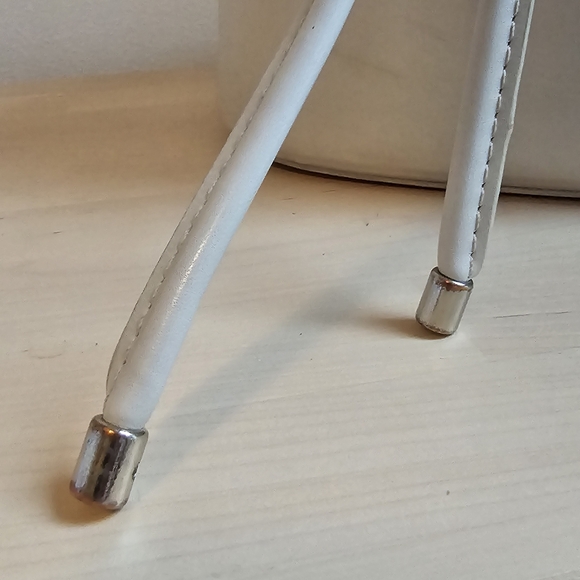 🍋 Vegan leather festival bucket bag with punch out detail - Picture 13 of 13